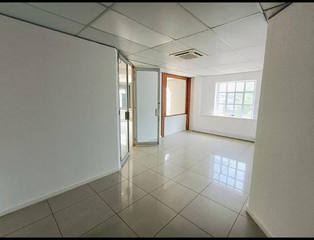 BUSINESS PROPERTY TO RENT IN BRYANSTON